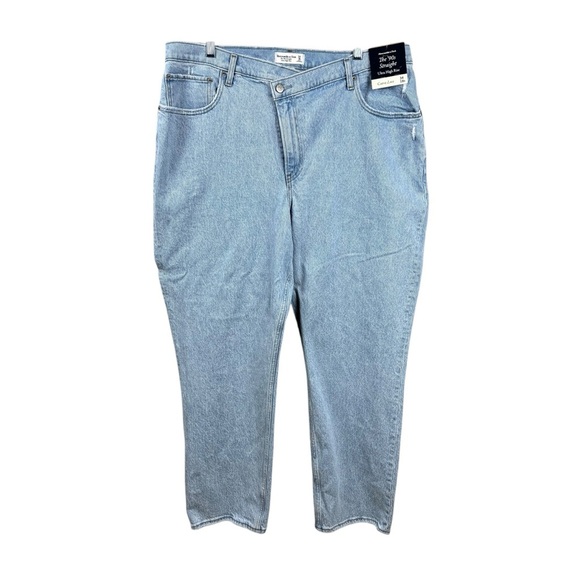 Abercrombie & Fitch Curve Love Ultra High Rise 90s Straight Jean - Picture 3 of 10